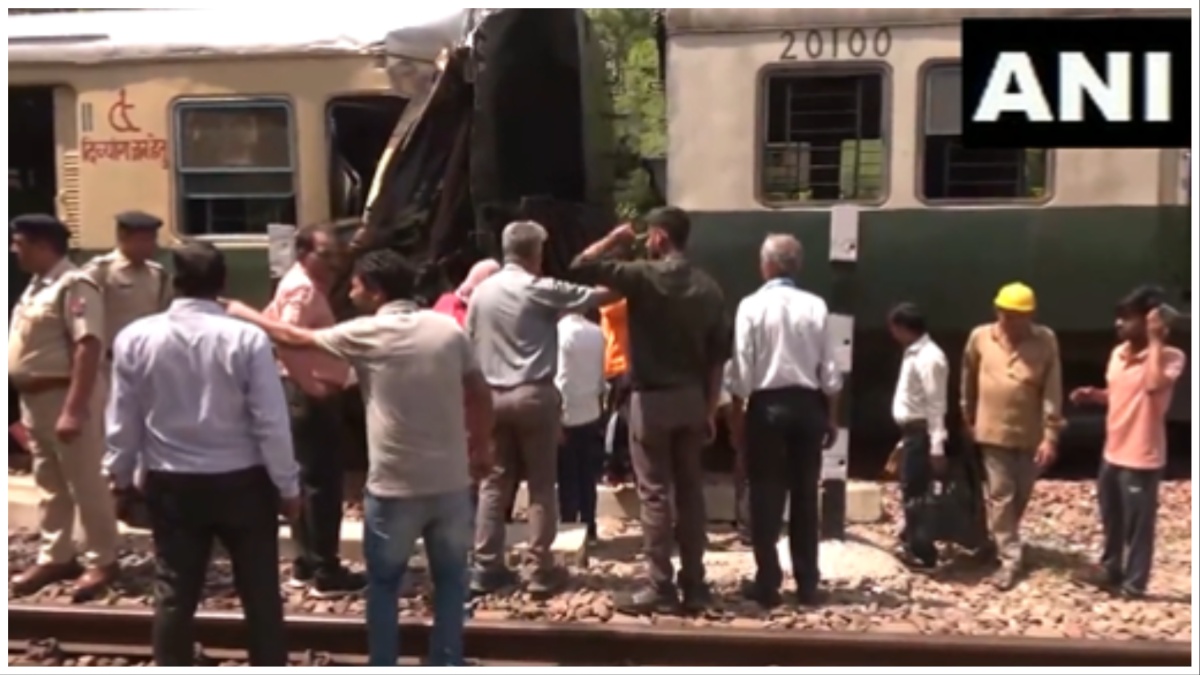 दिल्ली में पटरी से उतरा EMU, सभी यात्री सुरक्षित, डीसीपी रेलवे बोले- मरम्मत कार्य जारी । Train accident in Delhi EMU train coach derailed DCP Railway said all passengers safe