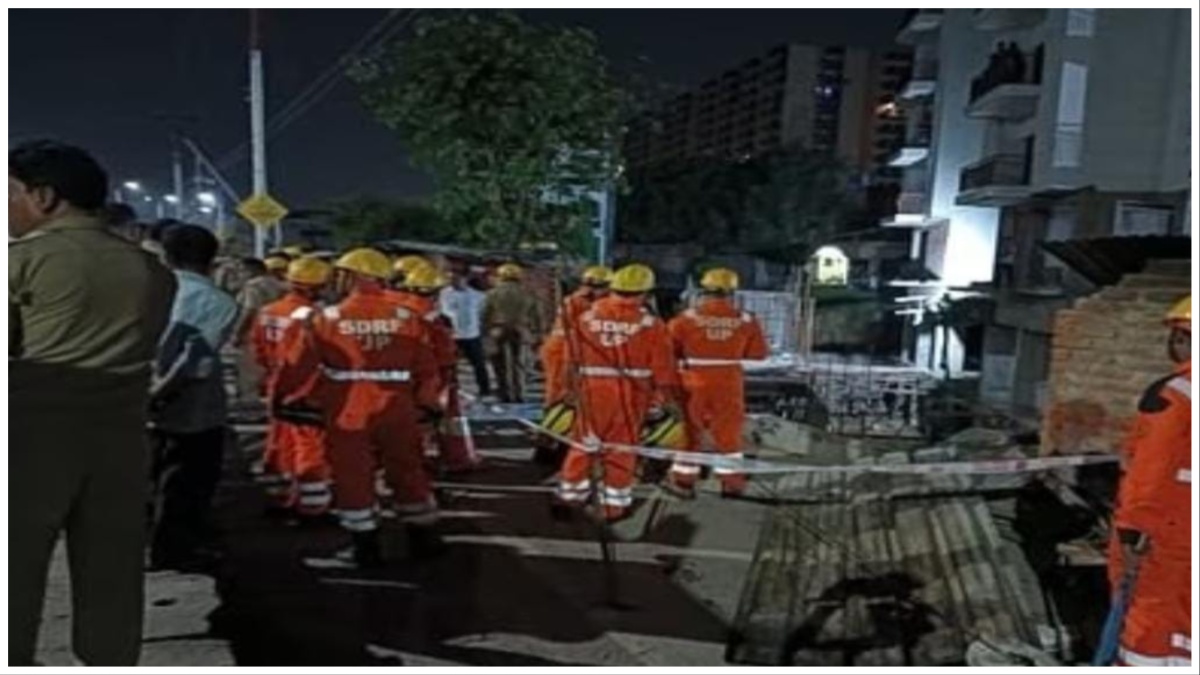 लखनऊ में भीषण हादसा, मल्टीलेवल पार्किंग की जमीन धंसने से मलबे में दबे कई मजदूर, 2 की हुई मौत । Lucknow accident many laborers buried under debris due to collapse of multi-level parking floor 2 people