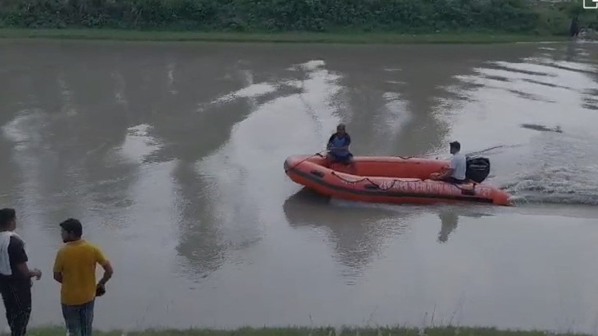 amazing divers were searching in canal and girl was recovered from hotel । साजिश का पर्दाफाश…जिस लड़की को गोताखोर नहर में ढूंढ रहे थे, उसे पुलिस ने होटल से किया बरामद