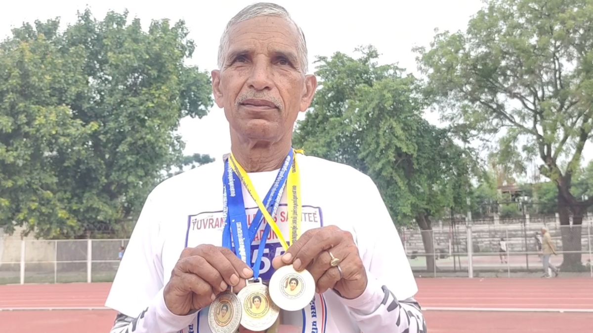 karnal 70 years old athlete mahavir singh wins two bronze medals in malaysia । 70 साल के इस एथलीट के आगे युवा खिलाड़ी भर रहे पानी! फिर जीत लाया मलेशिया से 2 और मेडल