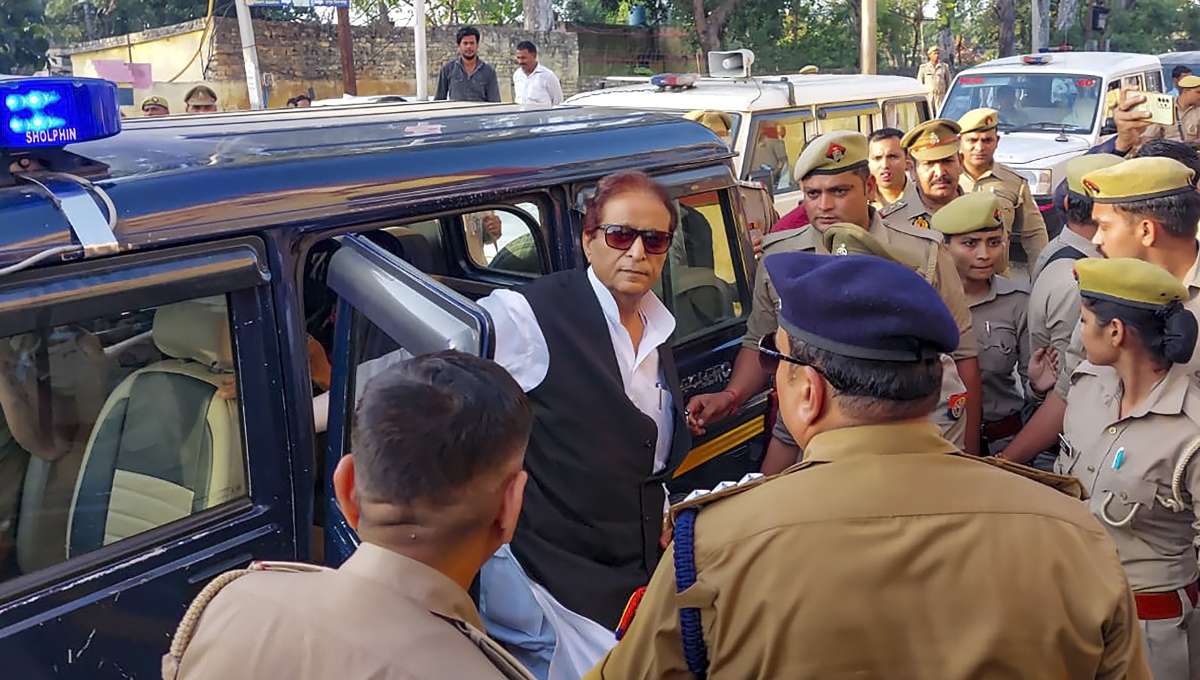 सपा नेता आजम खान को 7 साल की सजा, रिटायर्ड सीओ समेत 3 दोषियों को 5 साल जेल