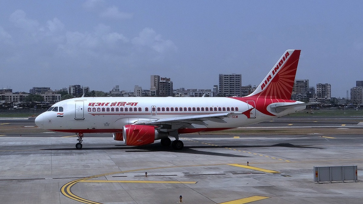 Why is there tension between senior pilots and management of Air India?  Know the reason here