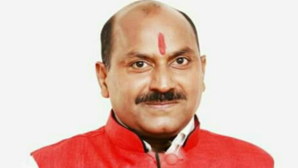 RJD MLA Fateh Bahadur Singh controversial remark on maa durga creates ruckus । RJD विधायक बोले- मां दुर्गा का कोई अस्तित्व नहीं, खुद को बताया महिषासुर का वंशज