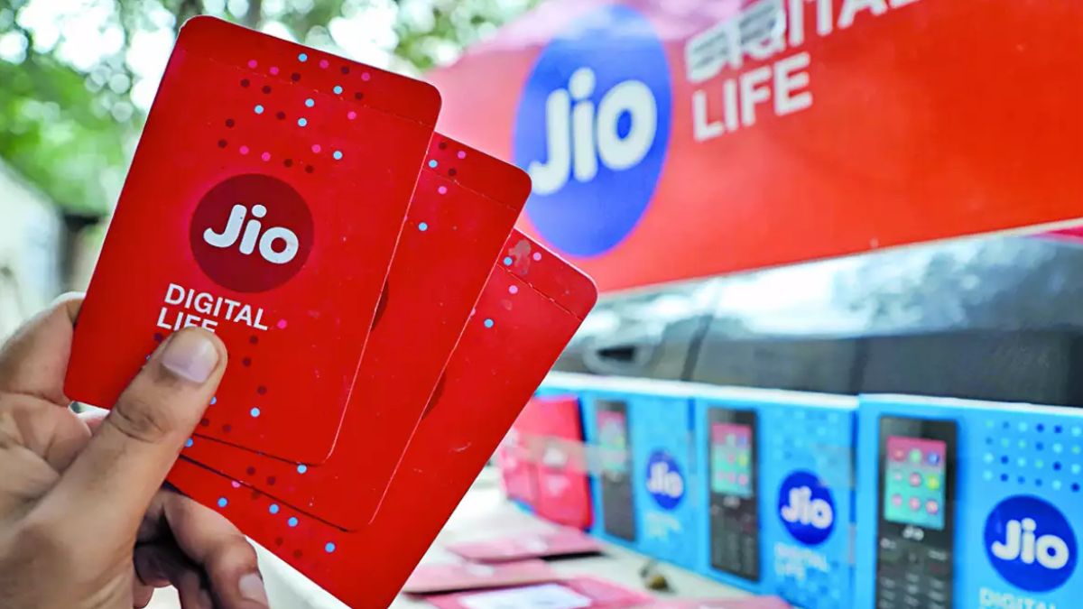 reliance jio launches annual prepaid plan with free amazon prime video sony liv zee5 subscriptions । जियो ने पेश किया जबरदस्त एनुअल प्रीपेड प्लान, SonyLiv, Zee5 सब्सक्रिप्शन के साथ मिलेगी फ्री कॉलिंग