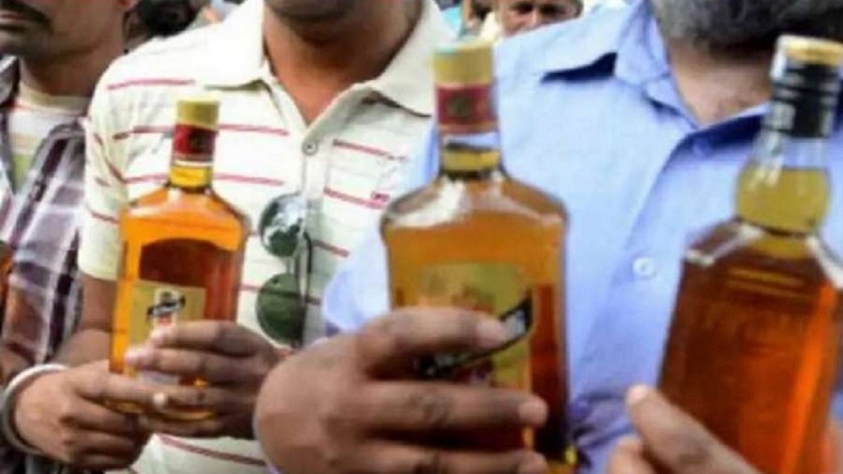 Darbhanga two killed in poisonous liquor three are in critical condition । बिहार: जहरीली शराब से फिर मौतें, अब दरभंगा में 2 लोगों की गई जान; 3 की हालत गंभीर