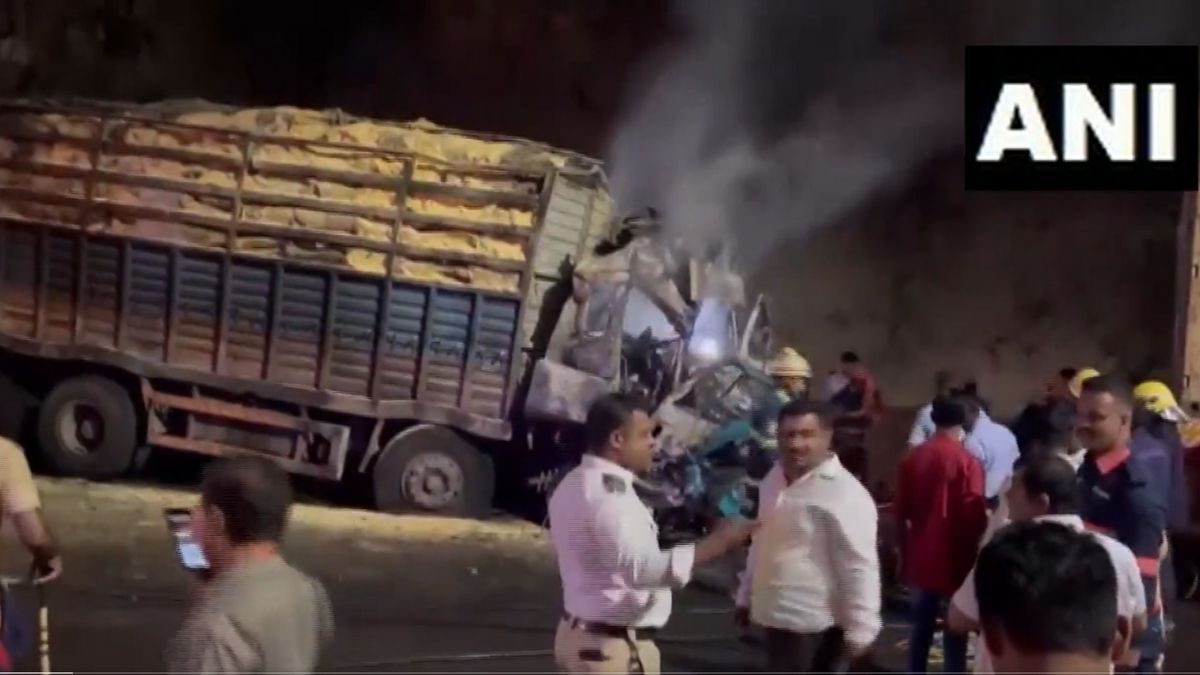 Four people died after a truck was gutted in a fire on Pune-Bangalore highway accident