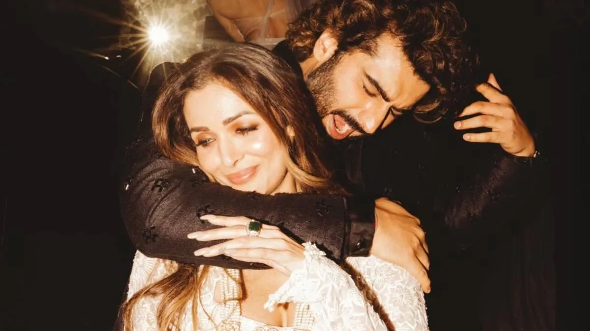 अर्जुन कपूर ने गर्लफ्रेंड मलाइका अरोड़ा को खास अंदाज में किया बर्थडे विश, रोमांटिक तस्वीर में दिखी कपल की केमिस्ट्री Arjun Malaika Romantic Photo - India TV Hindi