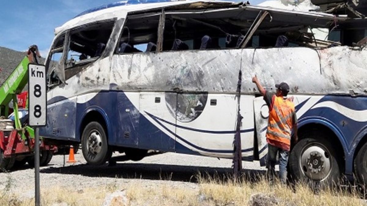 Mexico Bus crash in Oaxaca kills 18 | मैक्सिको के ओक्साका में बड़ा हादसा, बस पलटने से 18 लोग