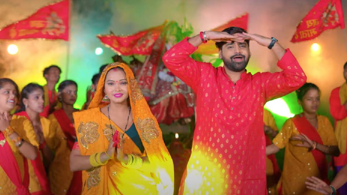 Durga Ashtami Rakesh Mishra and Shivani Pandey created a stir Devi song Yeh Maiya went viral | दुर्गाअष्टमी से पहले राकेश मिश्रा और शिवानी पांडेय ने मचाया तहलका देवी गीत ये मईया हुआ वायरल