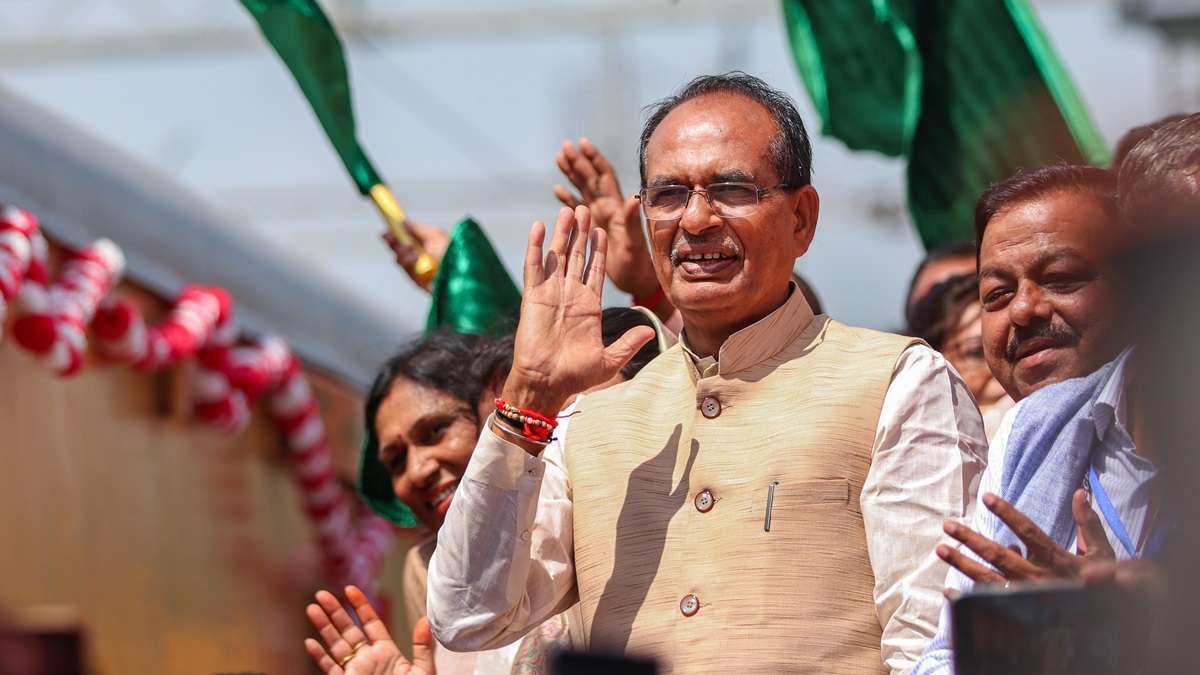 MP election 2023 shivraj singh chouhan affidavit details । इतने करोड़ के मालिक हैं CM शिवराज, लेकिन नहीं है खुद की कार; हलफनामे में दिया संपत्ति का ब्योरा
