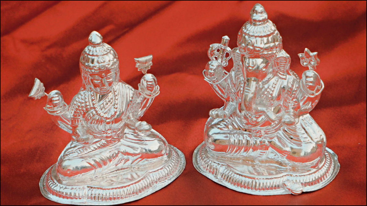 Silver Coin Jewlery Cleaning Tips With Toothpaste Vinegar And Baking Soda At Home