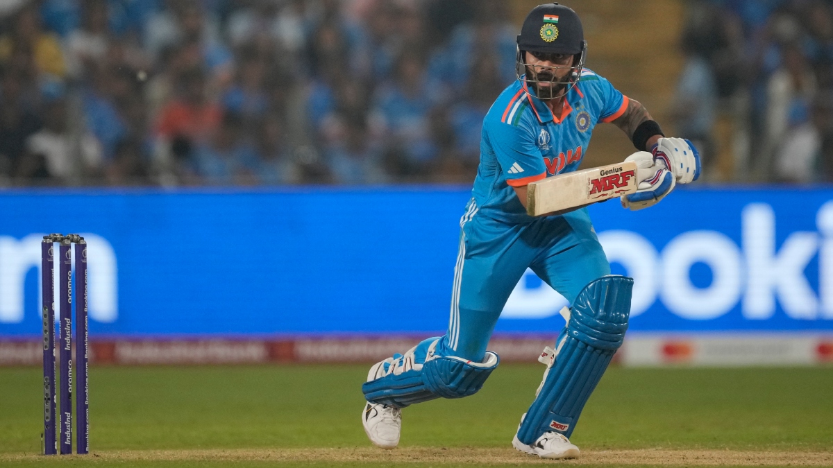 Virat Kohli needs 30 runs to complete 4000 runs against England across formats IND vs ENG World Cup । विराट कोहली बल्ले से बना सकते इंग्लैंड के खिलाफ खास कीर्तिमान, सचिन तेंदुलकर को छोड़ सकते पीछे