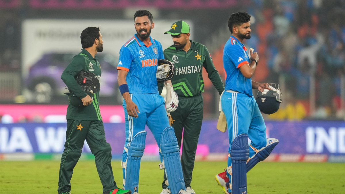 IND vs PAK ODI World Cup 2023 Pakistan Cricket Team director said they didn’t get support against India in Ahmedabad | पाकिस्तान की हार के बाद टीम डायरेक्टर का अजीब बहाना, सुनकर आ जाएगी हंसी