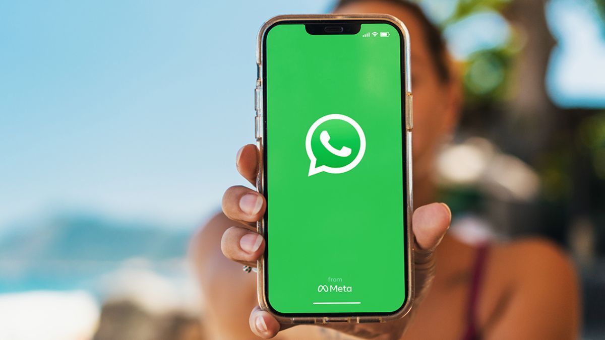 whatsapp is working on secret code feature for users know here how it will work । WhatsApp में आने वाला है कमाल का फीचर, खासियत जानकर इस्तेमाल करने को हो जाएंगे मजबूर
