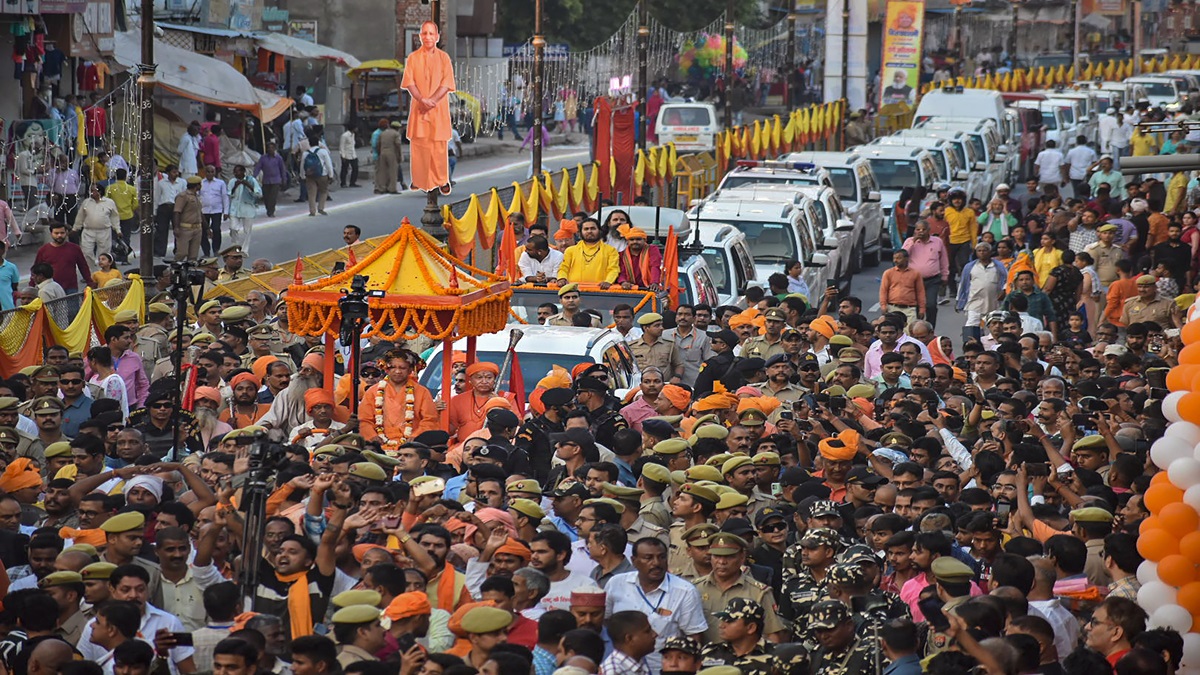 CM Adityanath leads traditional Vijayadashami procession in Gorakhpur । आस्था के रथ, श्रद्धा के पथ पर पूरी भव्यता से निकली गोरक्षपीठाधीश्वर की शोभायात्रा