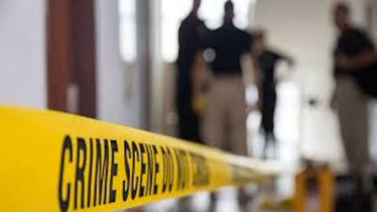 Delhi Dwarka Student’s finger chopped for talking to female classmate । सहपाठी छात्रा से बात करने पर छात्र की उंगली काटी