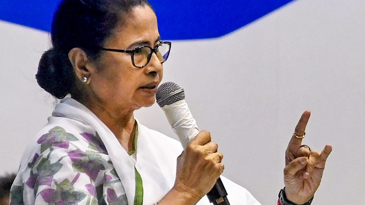 Amit Shah : बंगाल में Bjp की सरकार बनानी है: अमित शाह का ममता बनर्जी पर तीखा हमला 8 Mamata Banerjee Hit Back At Amit Shah, Said - Those Who Made People Beggars Are Now Calling Tmc Leaders As Thieves - India Tv Hindi