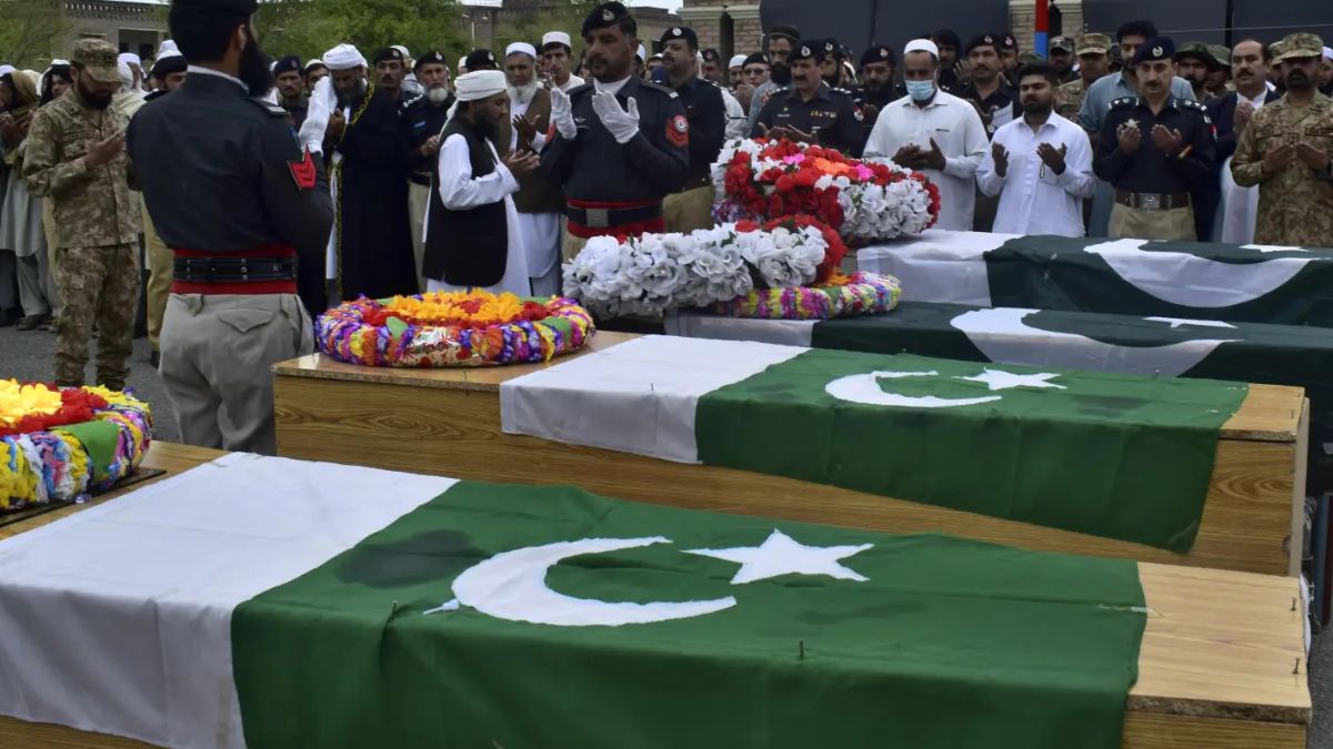 14 Pakistani soldiers killed in terrorist attack in Balochistan | बलूचिस्तान में आतंकी हमले में 14 पाकिस्तानी सैनिकों की मौत 14 Pakistani soldiers killed in terrorist attack in Balochistan | बलूचिस्तान में आतंकी हमले में 14 पाकिस्तानी सैनिकों की मौत