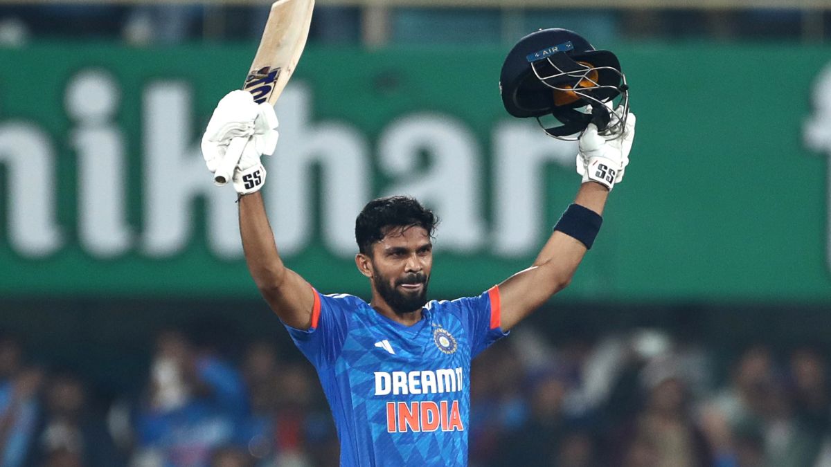IND vs AUS 3rd T20I Ruturaj Gaikwad smashes maiden international century | IND vs AUS: ऋतुराज गायकवाड की ऐतिहासिक पारी, रोहित-विराट को छोड़ा पीछे