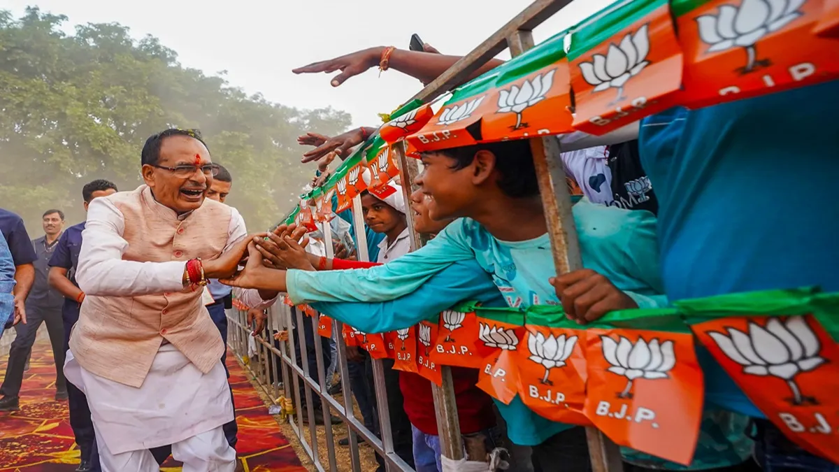 Madhya Pradesh Assembly Election : दमोह में पीएम मोदी की रैली, इंदौर में पोस्टर वॉर; पढ़ें पल-पल का अपडेट shivraj singh chouhan- India TV Hindi