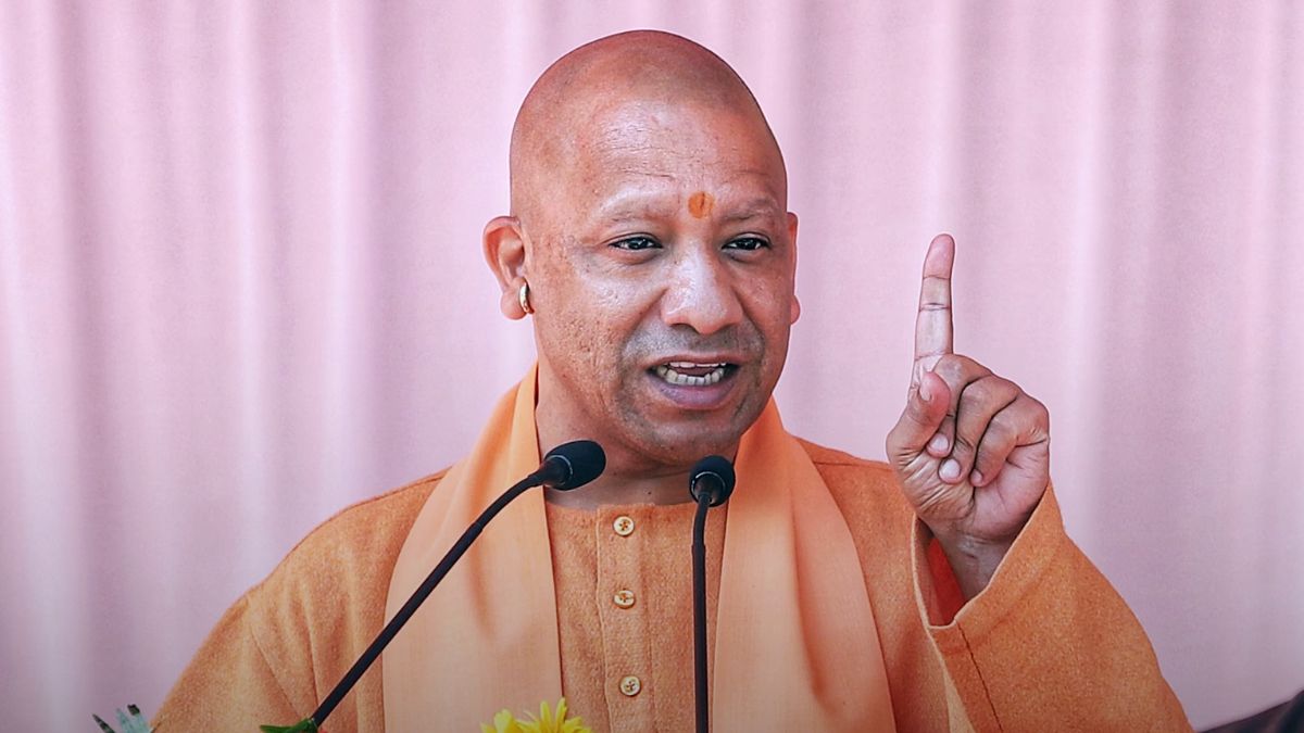 सीएम योगी ने किया बड़ा ऐलान, यूपी में इस दिन से महिलाओं को मिलेंगे मुफ्त गैस सिलेंडर