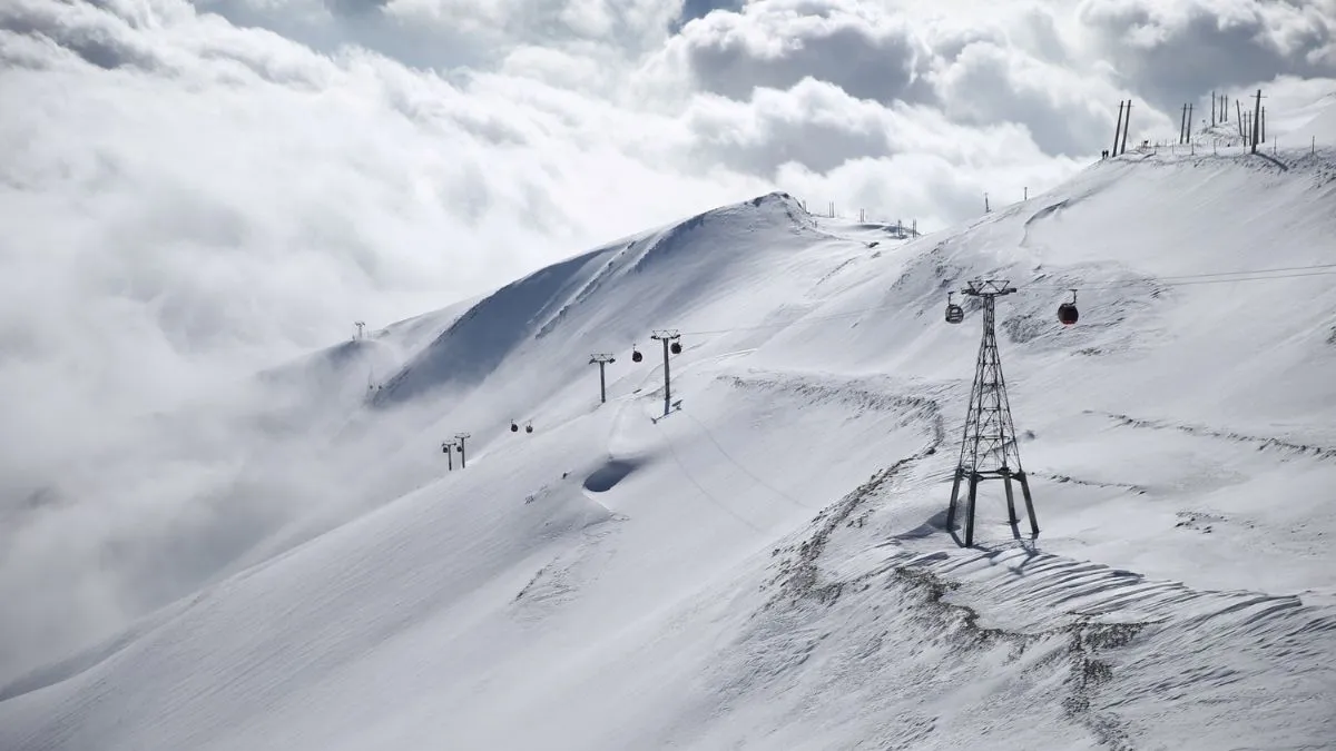 ईरान में सन बोरान पीक पर आया भीषण बर्फीला तूफान। (प्रतीकात्मक)- India TV Hindi