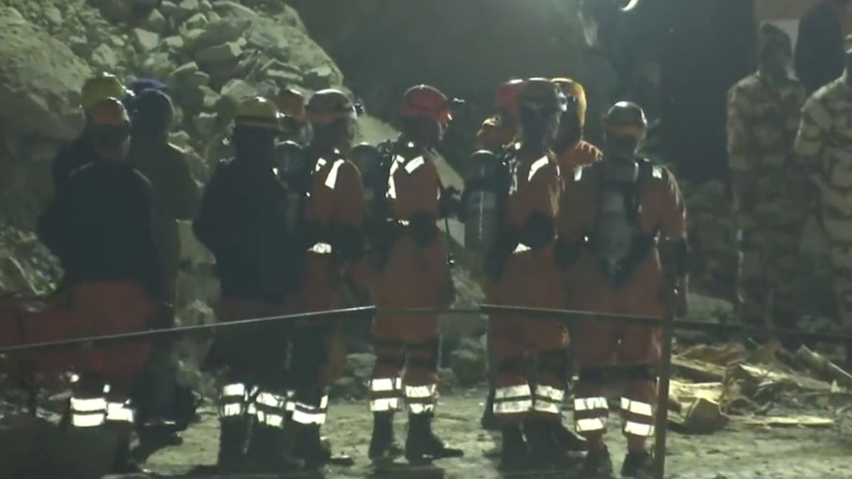 उत्तराखंड सिल्कयारा टनल में फंसे श्रमिकों को निकालने के लिए राहत-बचाव का काम तेज| Silkyara Tunnel Collapse workers trapped Rescue Operations Intensify good news may be received in few hours