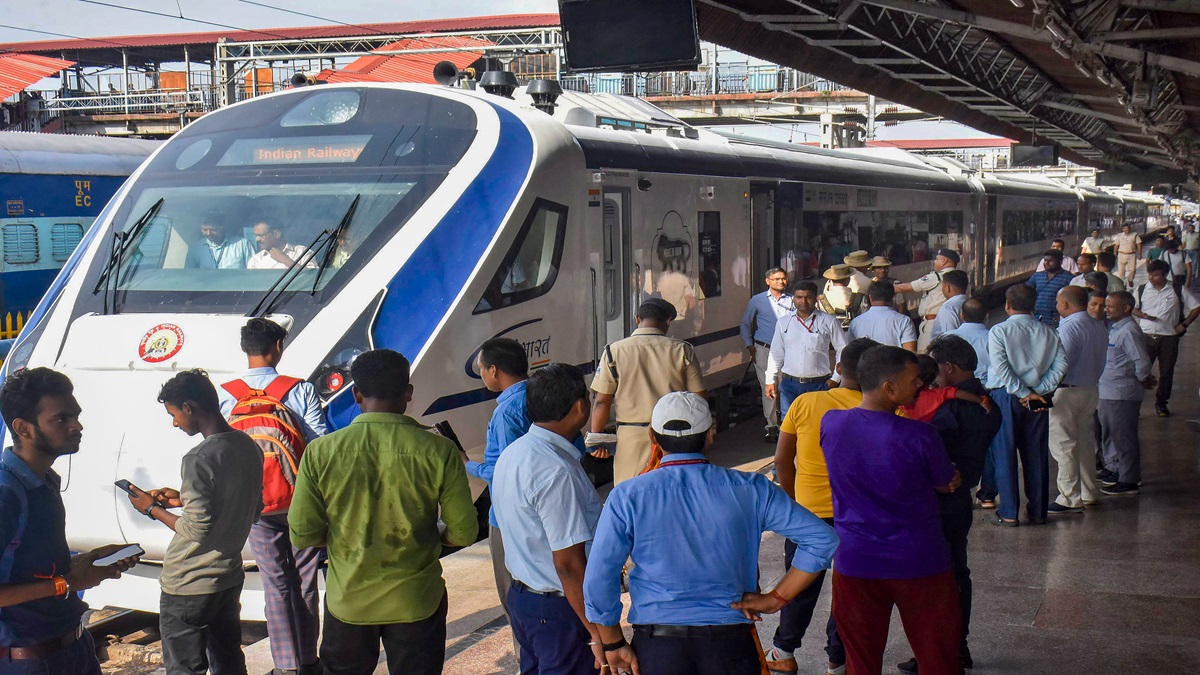 Railway News: Railways introduced Vande Bharat Express special train on this route, travels 500KM in 6.30 hours
