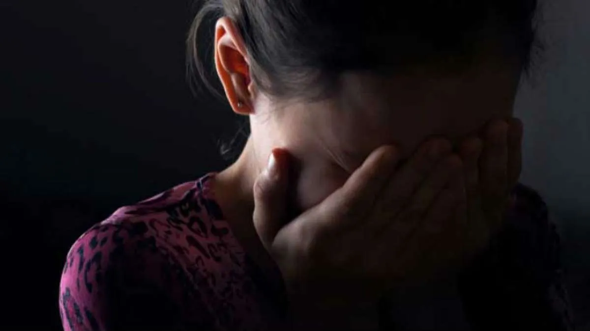 अपने ही बना रहे महिलाओं को शिकार, साइबर क्राइम के 24.4% मामले बढ़े, NCRB की रिपोर्ट में दावा प्रतीकात्मक तस्वीर- India TV Hindi