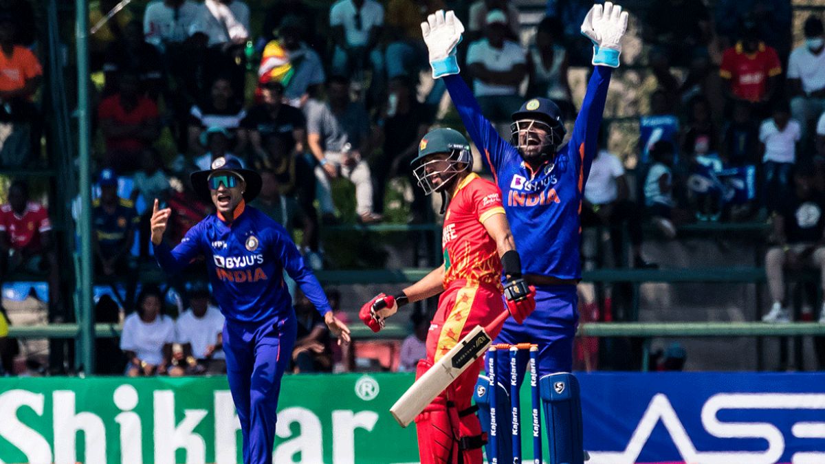 Sikandar Raza faces suspension for two games after ICC Code of Conduct breach | ICC ने लिया चौंकाने वाला फैसला, इस खिलाड़ी पर अचानक लगा दिया बैन