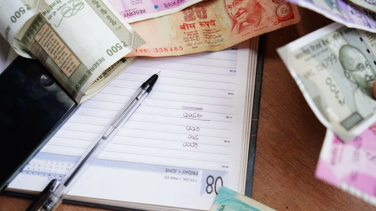 Year Ender: 2023 के साथ ही छोड़ें से ये 5 खराब वित्तीय आदतें, पैसों की नहीं होगी कमी Money Mangement- India TV Paisa