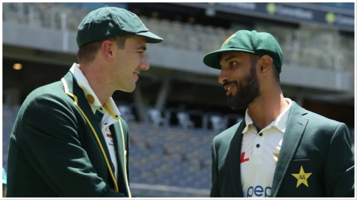 AUS vs PAK : पाकिस्तान ने किया प्लेइंग इलेवन का ऐलान, बाबर आजम के कप्तानी से हटते ही 2 खिलाड़ियों को डेब्यू का मौका Shan Masood and Pat Cummins- India TV Hindi