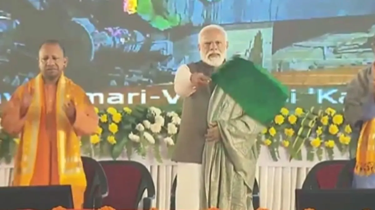 यूपी: वाराणसी के नमो घाट पर 'काशी तमिल संगमम' कार्यक्रम का आयोजन, PM मोदी ने कही ये बात पीएम मोदी ने काशी तमिल संगमम एक्सप्रेस ट्रेन को हरी झंडी दिखाई।- India TV Hindi