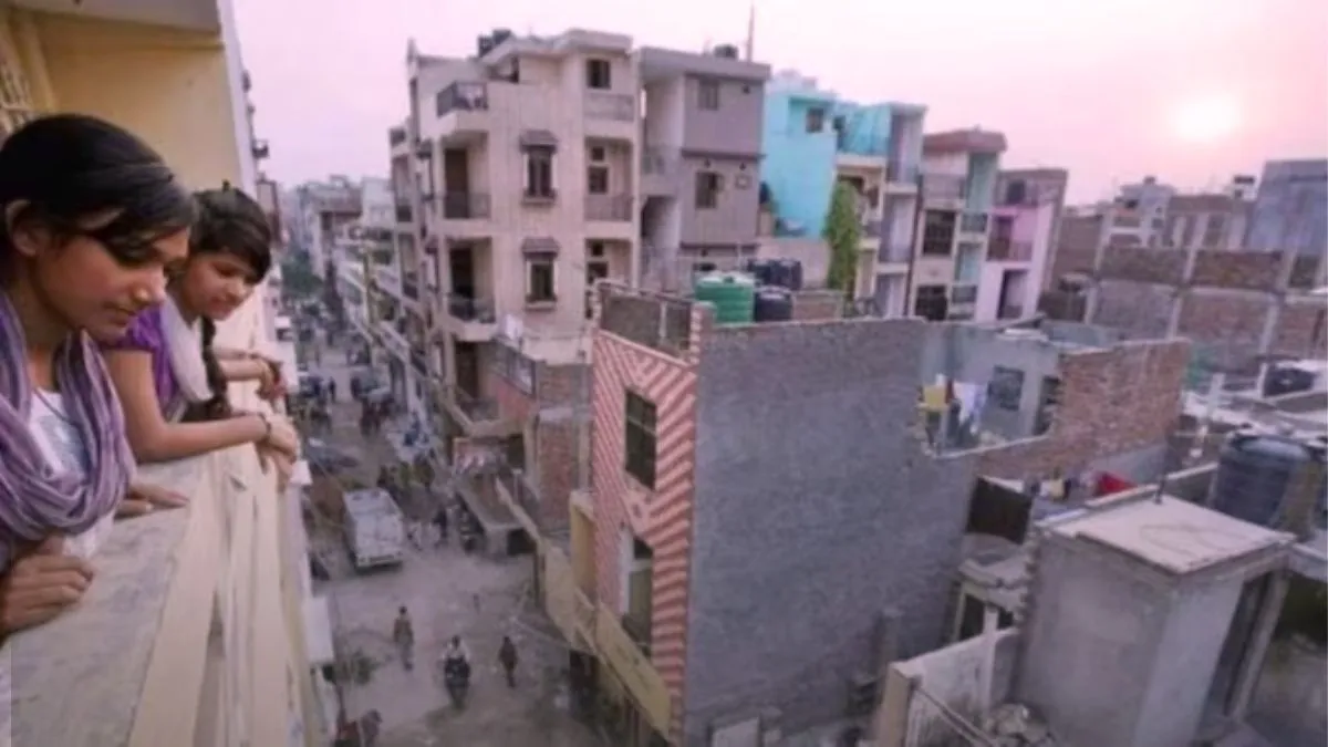 ग्रेटर नोएडा में 300 करोड़ की जमीन पर है बनी है अवैध कॉलोनी, अथॉरिटी अब कब्जे में लेगी अपनी 150 एकड़ Greater Noida- India TV Hindi