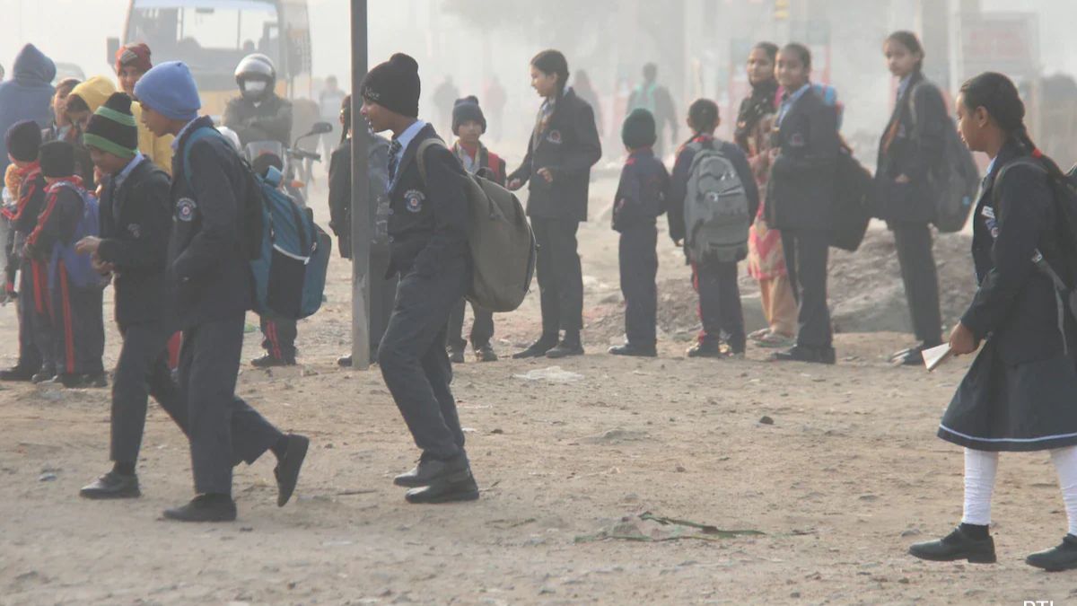 School Closed: पंजाब में 10 वीं कक्षा तक के स्कूल 14 जनवरी तक बंद, बढ़ती ठंड की वजह से लिया गया फैसला