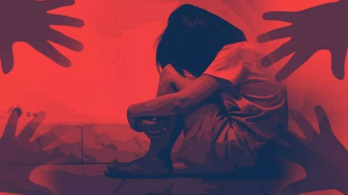 शर्मनाक! दो भाइयों ने चचेरी बहन को रेप कर प्रेग्नेंट कर दिया, की ऐसी घिनौती हरकत कि.. शर्मनाक! दो भाइयों ने चचेरी बहन को रेप कर प्रेग्नेंट कर दिया, की ऐसी घिनौती हरकत कि..
