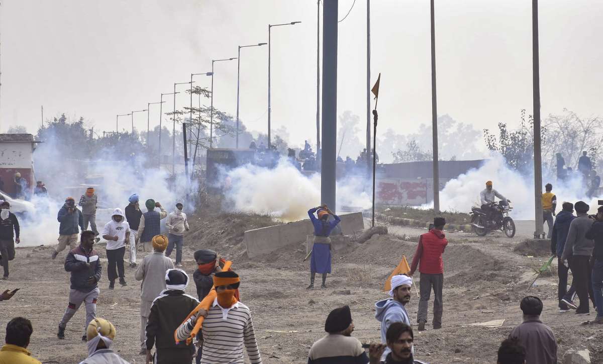 किसान नेताओं ने की केंद्र सरकार की आलोचना, आंसू गैस से हमला करने के लगाए आरोप; जानें और क्या कहा