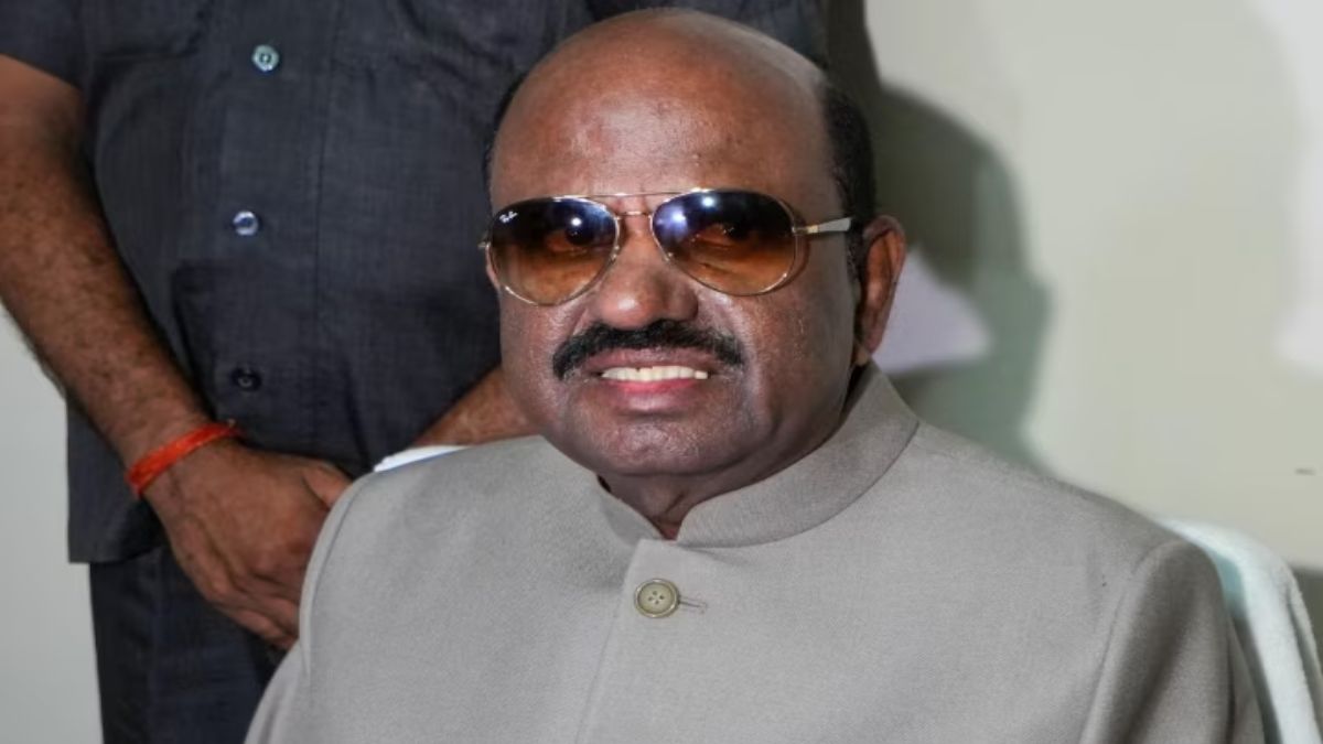 पश्चिम बंगाल के राज्यपाल के काफिले से टकराई एक कार, सुरक्षाकर्मियों ने ड्राइवर को किया डिटेन
