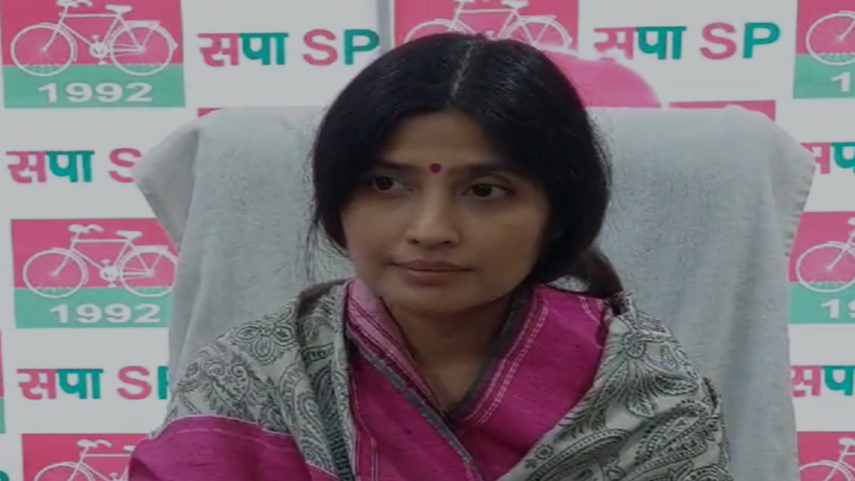 सपा-कांग्रेस के गठबंधन पर डिंपल का बड़ा बयान, मौर्य के इस्तीफे पर किया कटाक्ष
