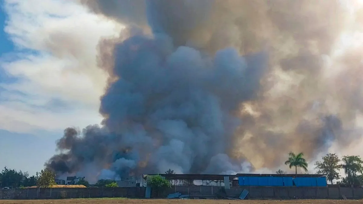 मध्य प्रदेश: हरदा पटाखा फैक्ट्री अग्निकांड मामले में मुख्य आरोपी समेत 3 लोग अरेस्ट, अभी भी चल रहा रेस्क्यू ऑपरेशन हरदा फैक्ट्री अग्निकांड- India TV Hindi