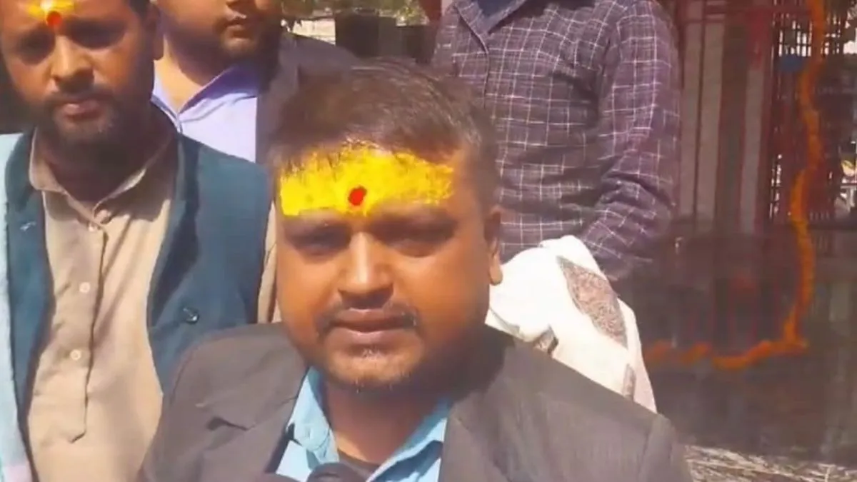 मरा हुआ दरोगा निकला जिंदा, 2016 से उठा रहा था पेंशन; वकील ने जेनऊ तोड़कर पूरी की चुनौती Muzaffarpur - India TV Hindi