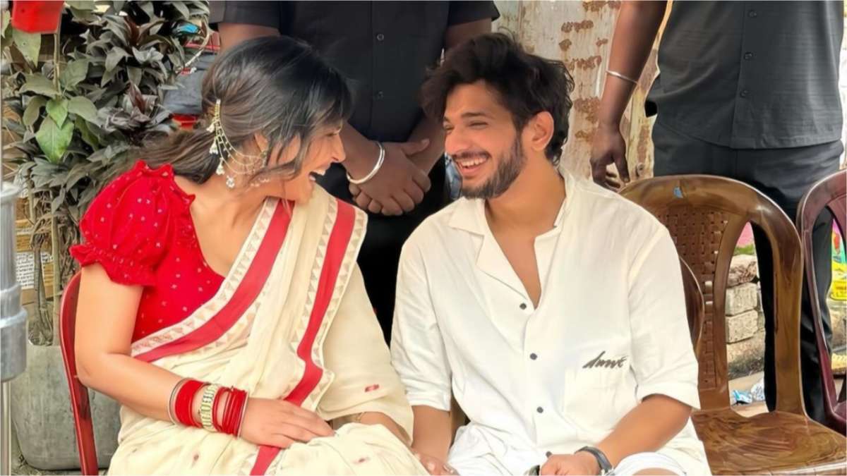हाथों में हाथ डाले… एक-दूजे की आंखों में खोए, टीवी की इस एक्ट्रेस संग यूं नजर आए मुनव्वर फारुकी