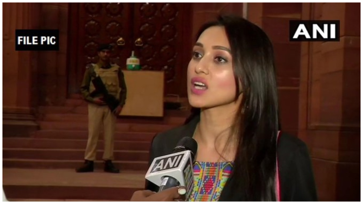 मिमी चक्रवर्ती ने TMC के सांसद पद से दिया इस्तीफा, जानें क्या है कारण – India TV Hindi
