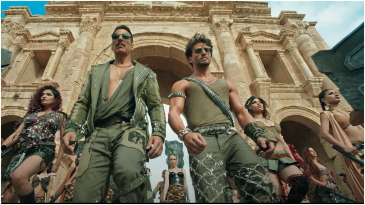 रिलीज हुआ 'बड़े मियां छोटे मियां' का टाइटल ट्रैक, गाना देख आ जाएगी  अमिताभ-गोविंदा की याद - India TV Hindi