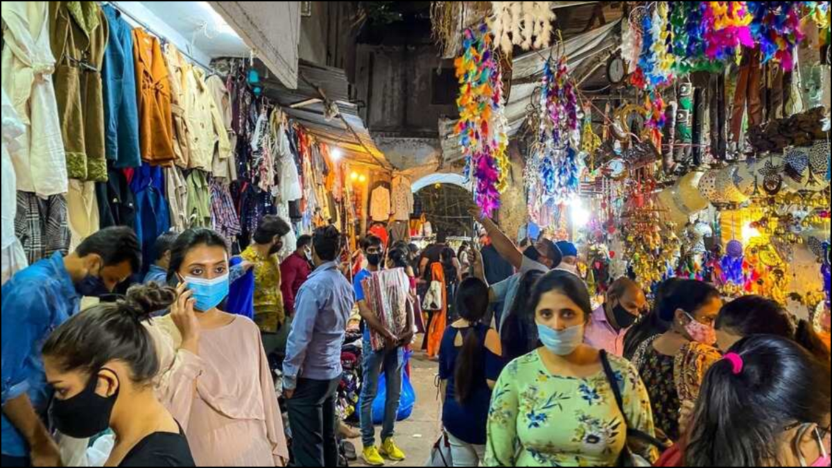 सस्ते में करनी है गर्मी की शॉपिंग तो ये हैं दिल्ली के टॉप मार्केट, सिर्फ हजार रुपए में भर जाएगा पूरा बैग