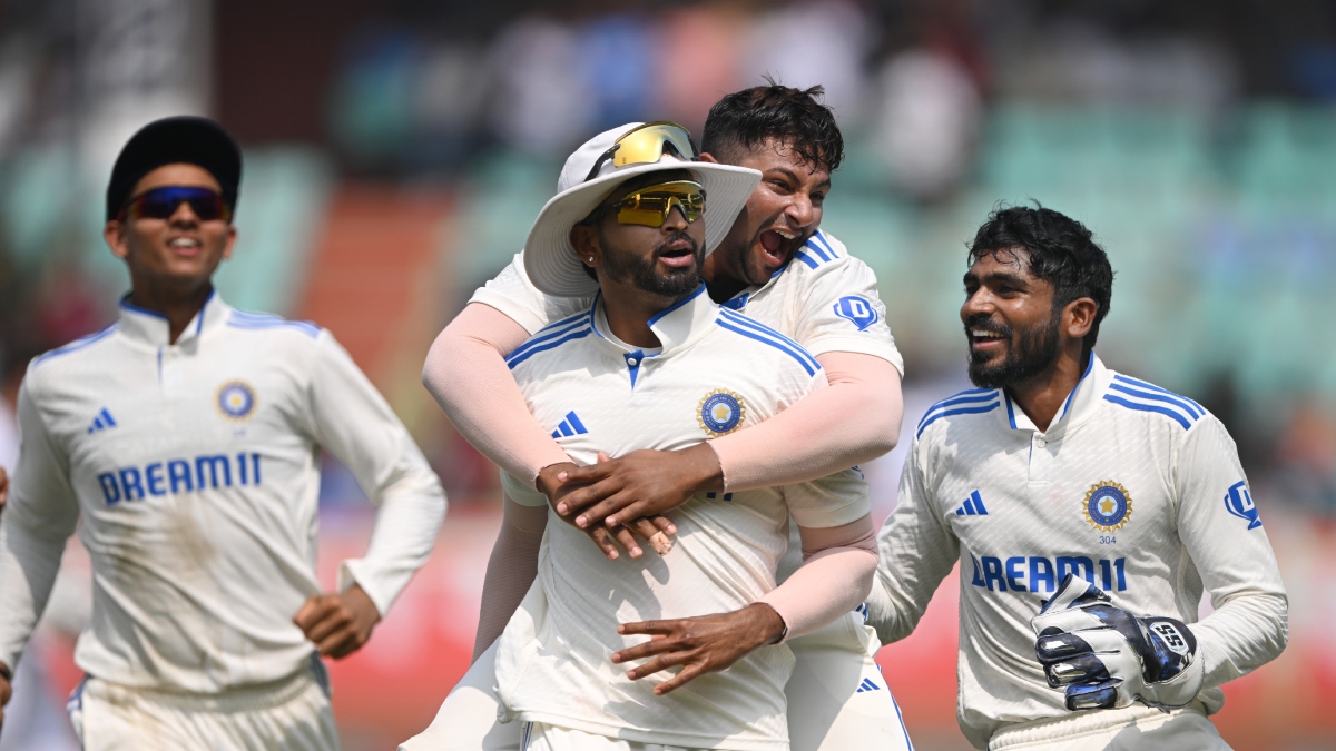 Shreyas Iyer : तीसरे टेस्ट में नहीं खेलेंगे KKR के कप्तान, पीठ में अकड़न की शिकायत 