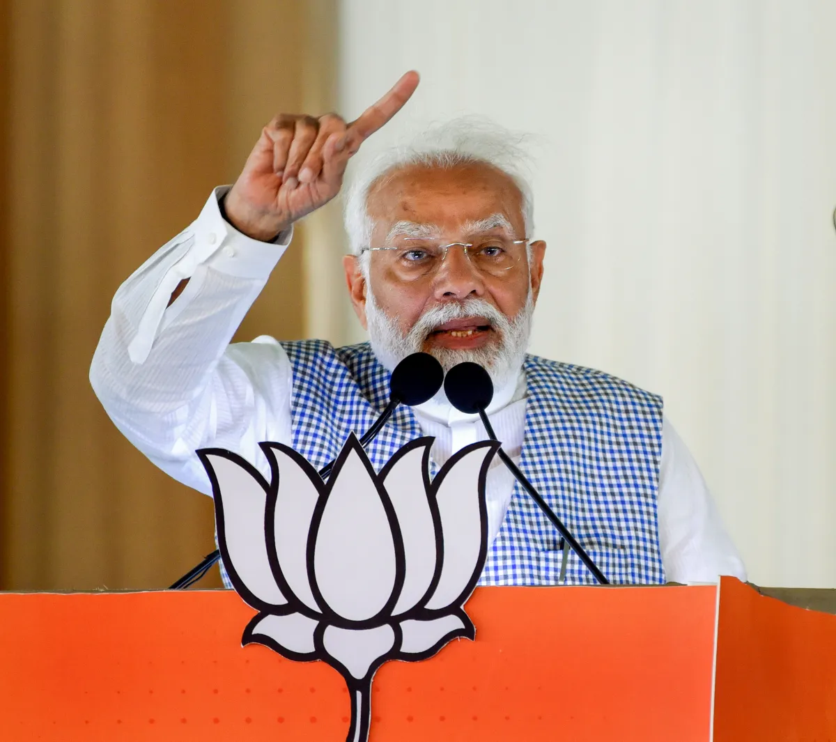 पीएम मोदी देश के पहले अंडरवाटर मेट्रो का बुधवार को करेंगे उद्घाटन, आगरा मेट्रो को भी दिखाएंगे हरी झंडी PM modi, west bengal- India TV Hindi