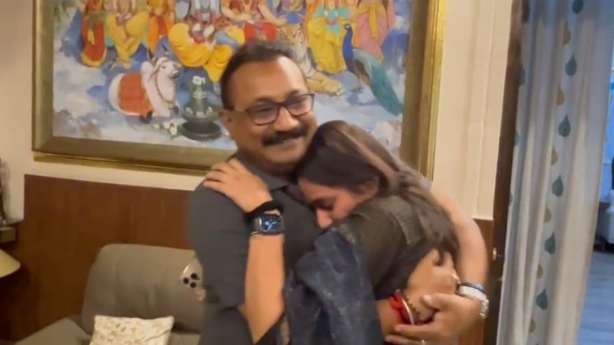 नाम का ऐलान होते ही पिता मंत्री अशोक चौधरी के पास दौड़ते पहुंचीं शांभवी, गले लगते आखों से छलके आंसू- VIDEO