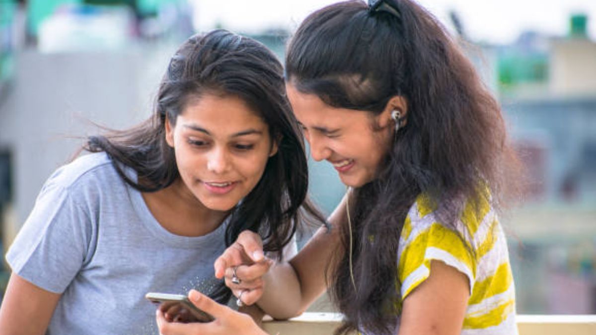 Jio 84 days validity cheapest plan rs 1198 get 14 OTT apps subscription । 84 दिन वाला सस्ता रिचार्ज प्लान, 168GB डेटा के साथ मिलेगा 14 OTT ऐप्स का सब्सक्रिप्शन