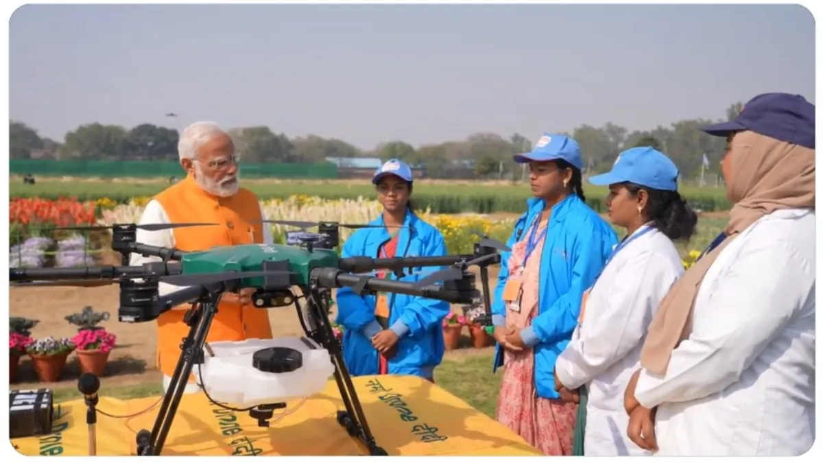 Explainer: क्या है पीएम मोदी की 'नमो ड्रोन दीदी योजना'? गांव में महिलाओं की बदलेगी किस्मत नमो ड्रोन दीदी योजना।- India TV Hindi